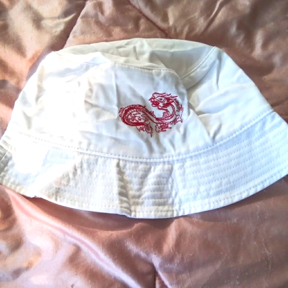 Bucket hat